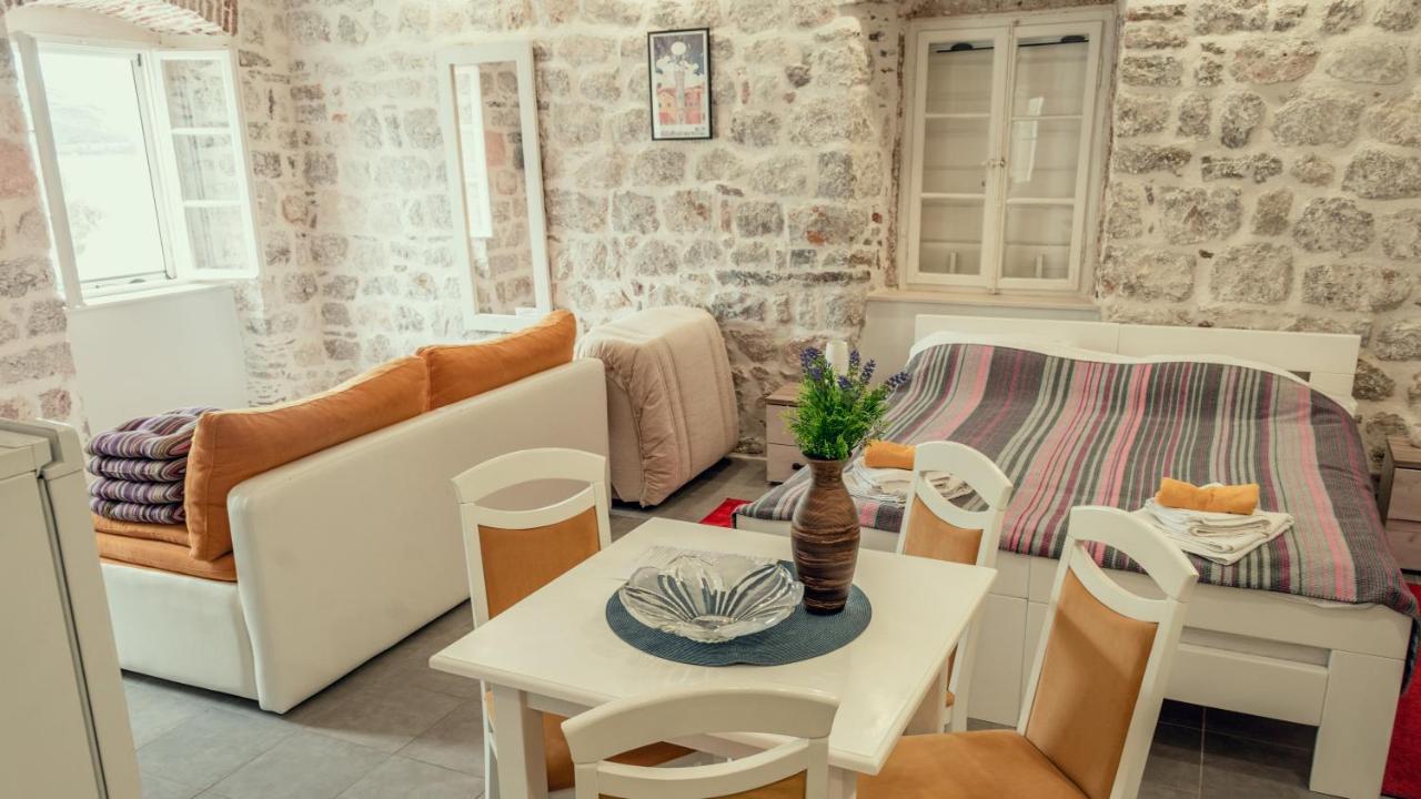 Sunny Port Apartment & Rooms Perast Buitenkant foto