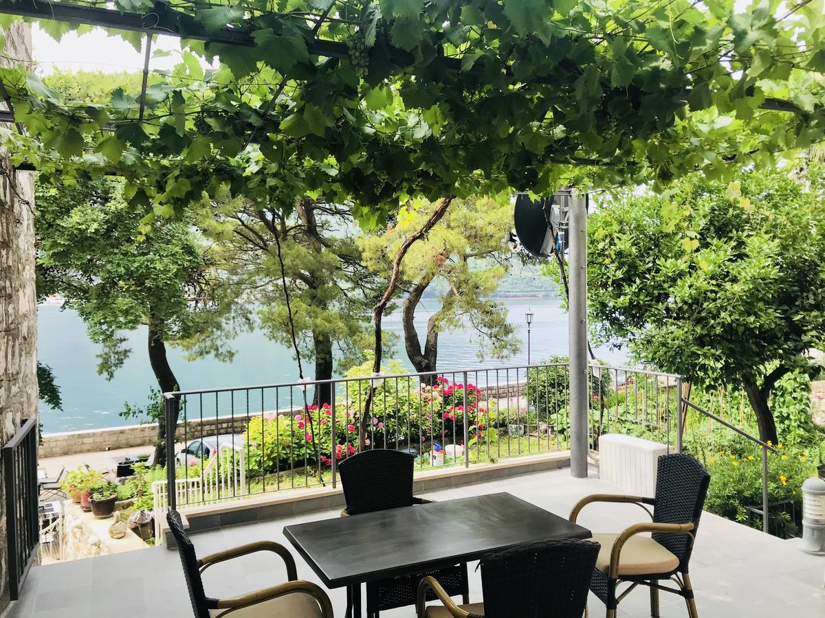 Sunny Port Apartment & Rooms Perast Buitenkant foto